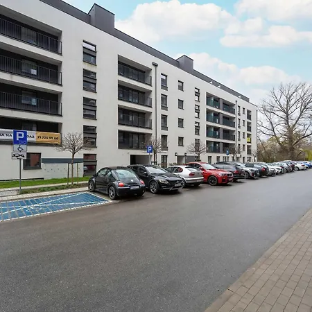 Bright & Modern Kepa Mieszczanska By Renters Apartment