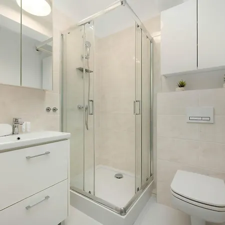 Daire Bright & Modern Kepa Mieszczanska By Renters Wroclaw