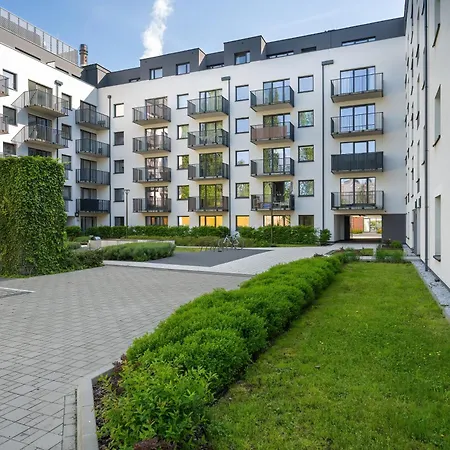 Apartment Bright & Modern Kepa Mieszczanska By Renters